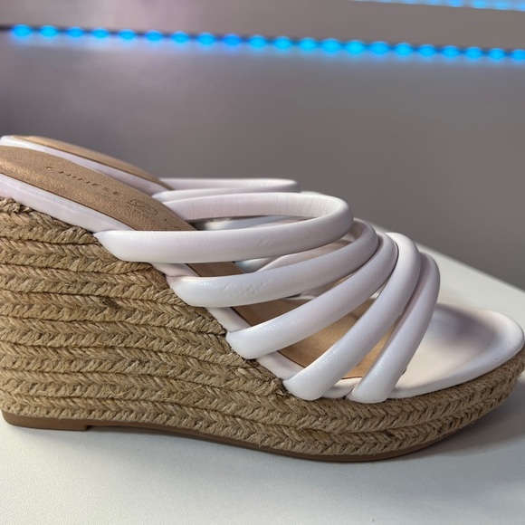 Chinese Laundry White Strappy Women's Sandals, Eleana Wedge - Picture 3 of 7